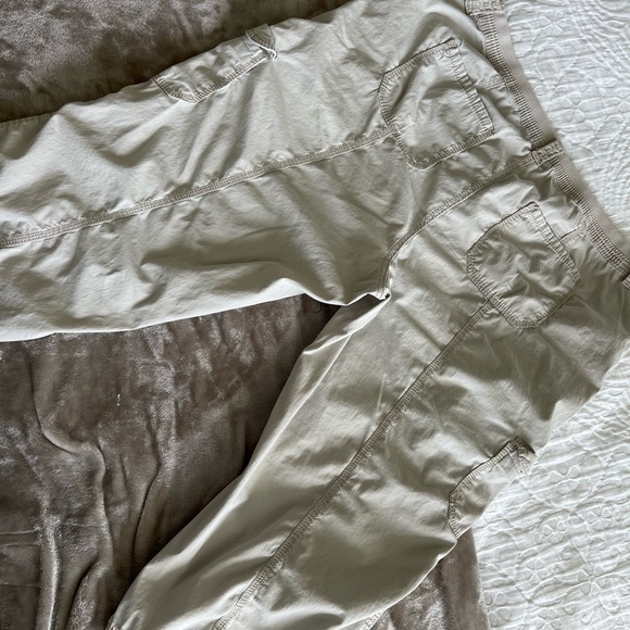 Style & Co  womens plus size 22W Cargo Capris Pants Stonewall color - Picture 13 of 13